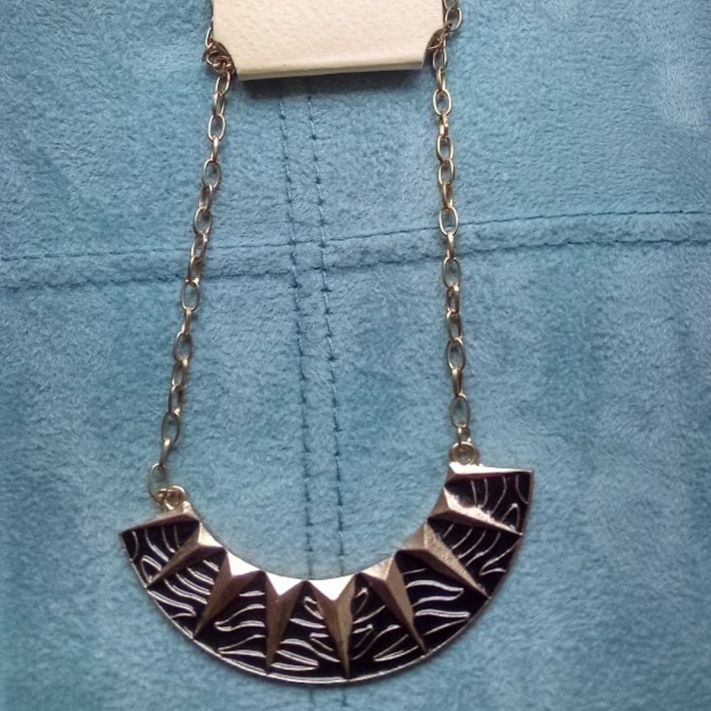 Marysol Black/Gold Egyptian Necklace